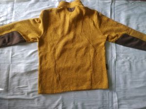 (Unisex)R1® Air Zip-Neck fleece is ideal for Cold