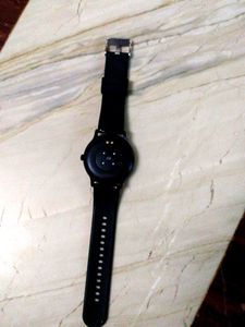 Circle Shape Fire Boltt Hurricane Smartwatch ⌚🖤