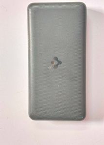 Spigen 20000mah Power Bank