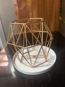 Geometric Metal Cake Stand, White Round top