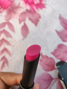 Sery Pout ‘N’ Shine Lip Tint -  Get a kiss-worthy