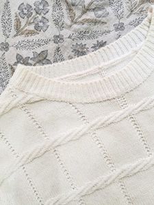 Pullover sweater