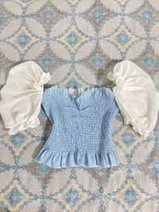 korean gingham puff-sleeves top 🌷
