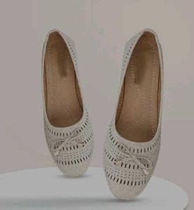 Elegant Beige Bow Ballerinas
