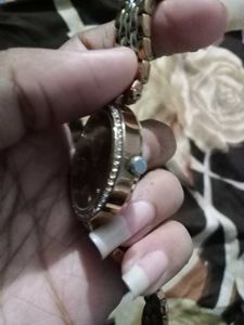 Elegant Women&#39;s Watch Dress berry