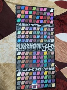 160 Eyeshadow Purse