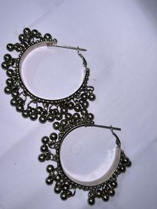 silver round oxidised earings