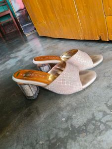 Stylish Women Transparent Heel Sandal 👠