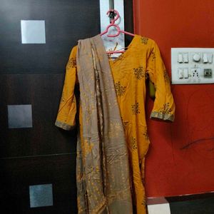 Kurta Pajama Set With Dupatta