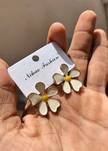Korean Metal Flower Eaarrings