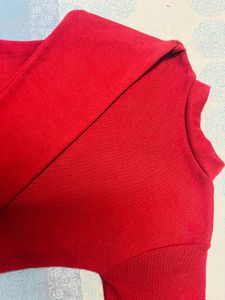 Maroon Fitted Full Sleeves Crop Top ❤️