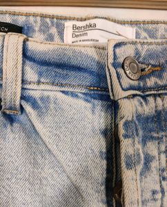 Bershka Distressed High-Waisted Jeans