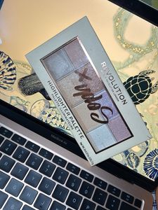 Revolution Highlighter Palette