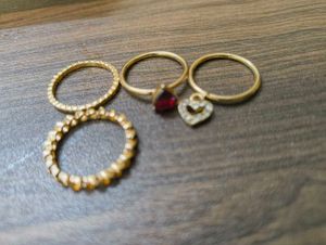 Gold-Tone Ring Set (4)