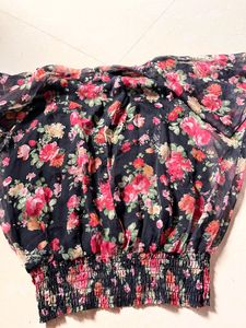 Very pretty Floral Crop Top