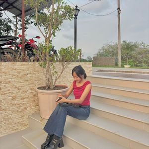 Solid Colour Off Shoulder Ruched Redberry Top
