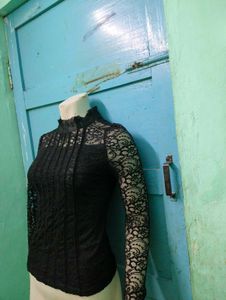 Mesh Top With Beutiful Sleeves