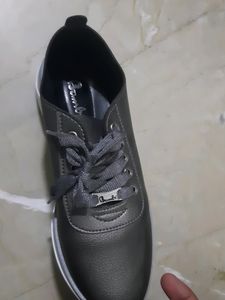 Women&#39;s Lace- ups