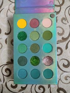 4-in-1 Eye Shadow Pallete