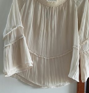 White Off Shoulder Top 🤍