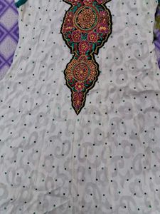 libas Ethnic White Kurta with embroidery