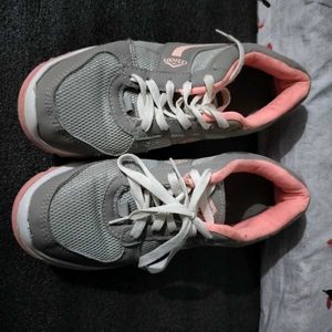 sport shoes