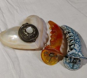 Hair Claw Clips & Heart- Shaped Sindoor Box
