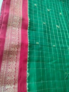 Silk Blend Banarasi Saree 💚♥️