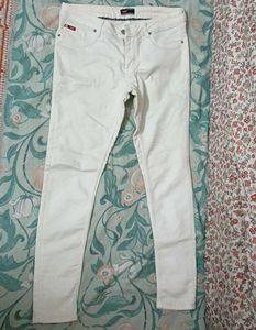 28-30 White Skin Fit Low Waist Jeans