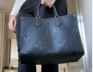 Louis Vuitton Elegant Black Handbag
