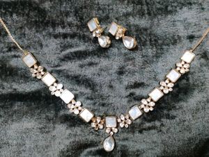 Mother Of Pearls Jewellery Set