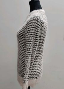 Stylish Patterned Knit Sweater