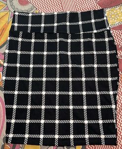 Black & White Grid Print Pencil Skirt
