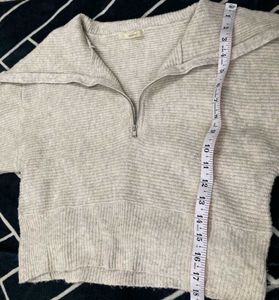 Pull Over Chain Beige Crop Sweater ✨