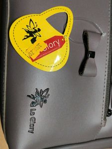 Cute La Carry Handbag