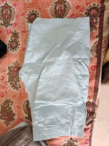 Men's shorts 4 pcs neat condition not used..