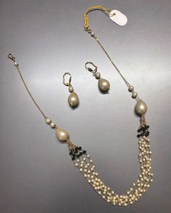 Pearl &amp; Gold Necklace Earring Set