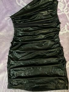 Chic Newme Black One-Shoulder Dress