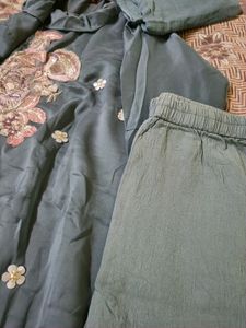 Pretty Set With Dupatta And Pant