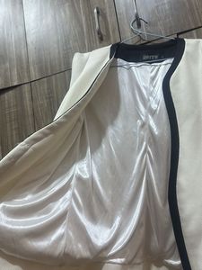 A beautiful hardly used korean blazer!