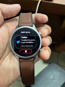 NOISE HALO SMART WATCH