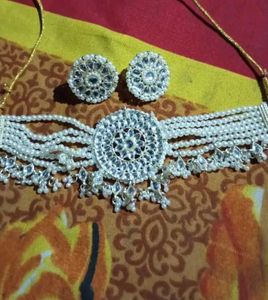 Kundan &amp; Beads Choker Jewellery Set