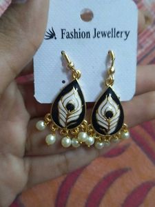Peacock Leaves Earing With Golden Detail And Pearl