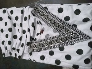 Beautiful black and white suit  Paint Set