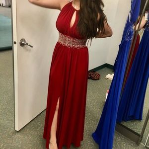 R&amp;M Richards Women&#39;s Sleeveless Evening Gown