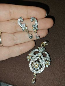Elegant AD Pendant Set