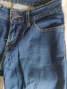 Levi&#39;s 711 Skinny Jeans Mid Rise