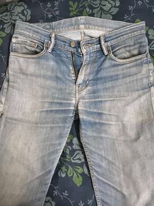 Levi&#39;s Light Wash Jeans