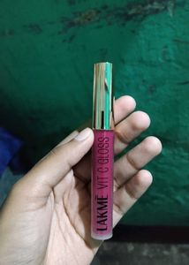 Lakme Vit C Gloss(Shade-hotpink c6)