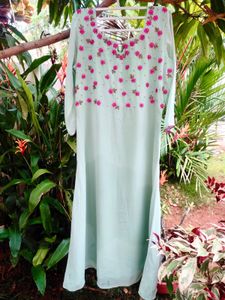 Pretty pastel green dress 🌷✨💚💗